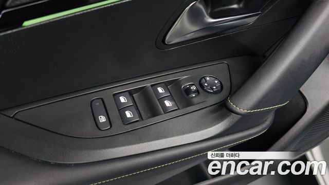 Peugeot 2008 2023 — photo 24