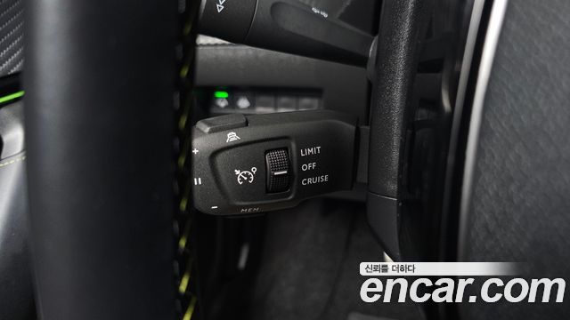 Peugeot 2008 2023 — photo 25