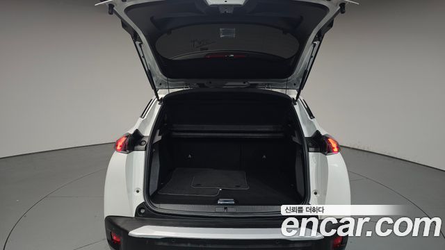 Peugeot 2008 2023 — photo 26