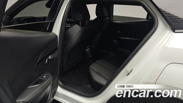 Peugeot 2008 2023 — photo 16