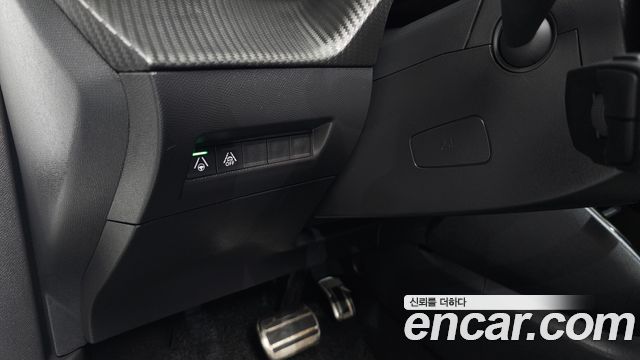 Peugeot 2008 2023 — photo 28