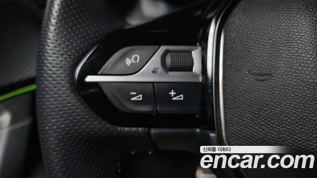 Peugeot 2008 2023 — photo 29