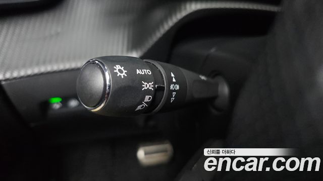 Peugeot 2008 2023 — photo 30