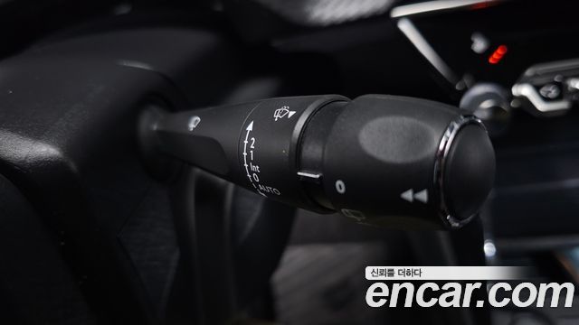 Peugeot 2008 2023 — photo 31
