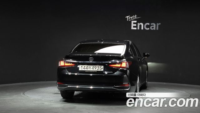 Lexus ES 2024 — photo 4