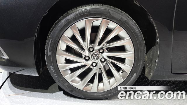 Lexus ES 2024 — photo 5