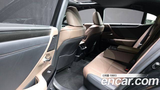 Lexus ES 2024 — photo 17