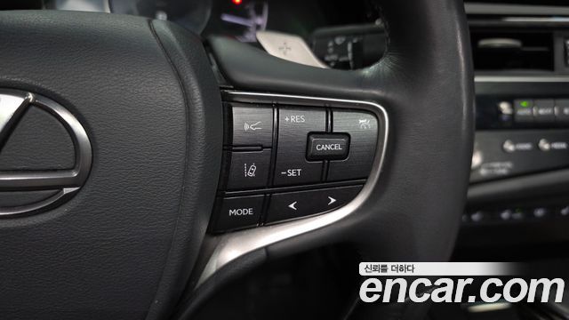 Lexus ES 2024 — photo 24