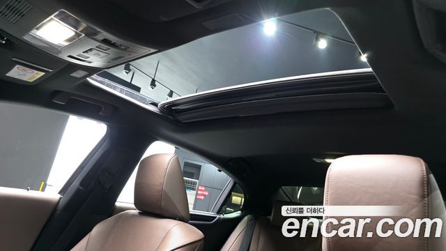 Lexus ES 2024 — photo 25