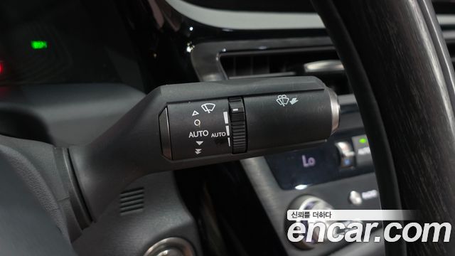 Lexus ES 2024 — photo 28