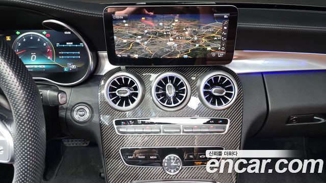 Mercedes-Benz C-Class 2019 — photo 19