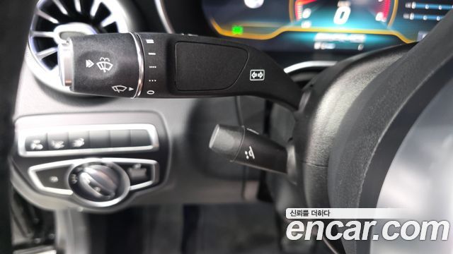 Mercedes-Benz C-Class 2019 — photo 26