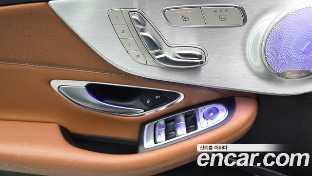 Mercedes-Benz C-Class 2019 — photo 27