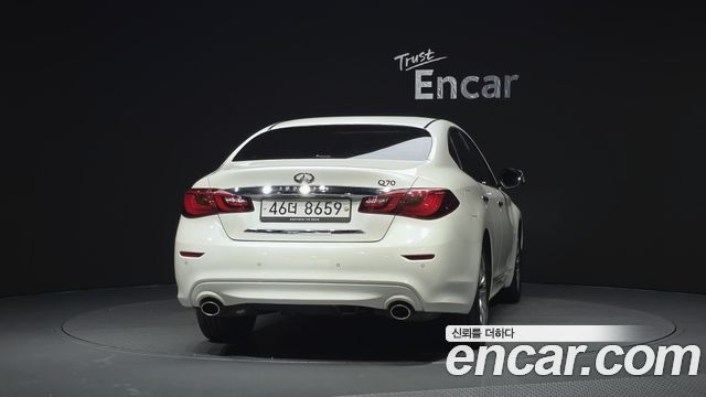 Infiniti Q70 2017 — photo 4