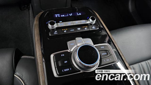 Genesis G90 2019 — photo 25