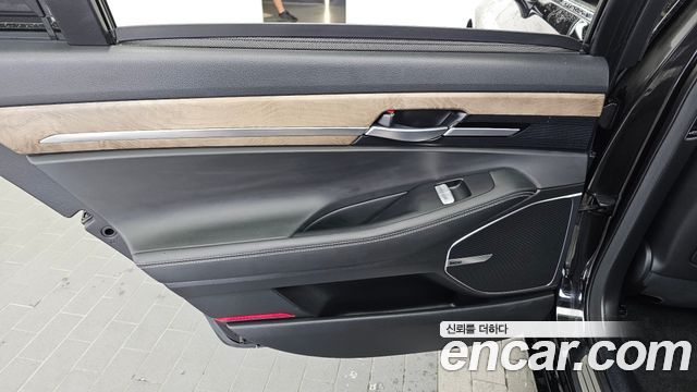 Genesis G90 2019 — photo 15