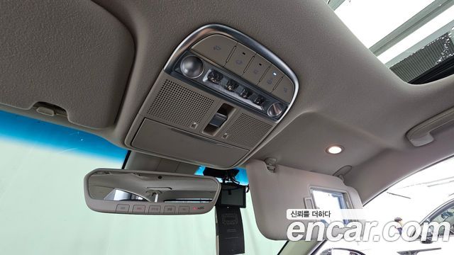 Genesis G90 2019 — photo 28