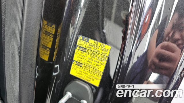 Genesis G90 2019 — photo 32