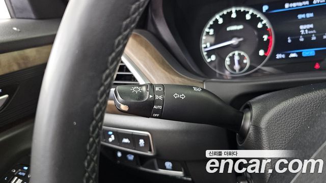 Genesis G90 2019 — photo 34