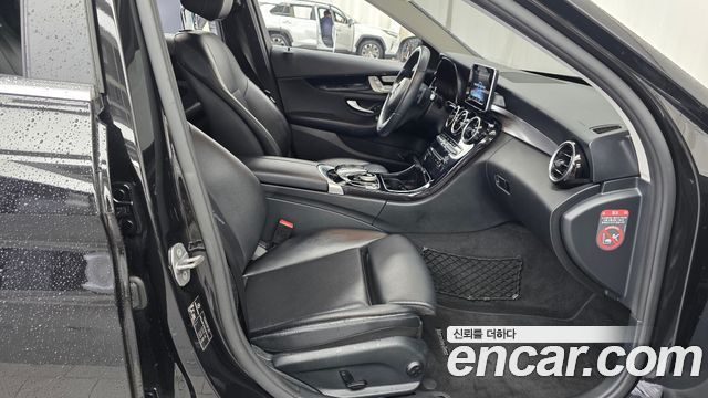Mercedes-Benz C-Class 2018 — photo 12