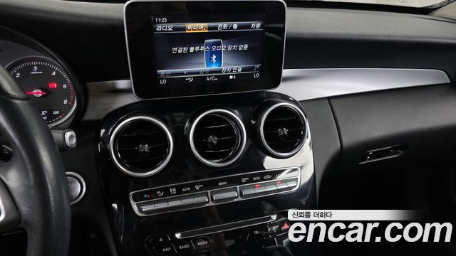 Mercedes-Benz C-Class 2018 — photo 14