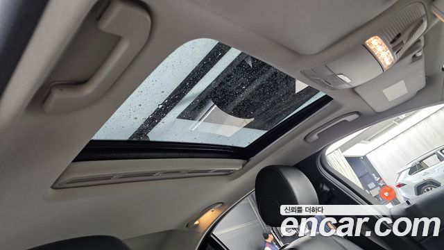 Mercedes-Benz C-Class 2018 — photo 17