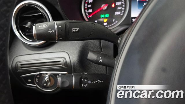 Mercedes-Benz C-Class 2018 — photo 19