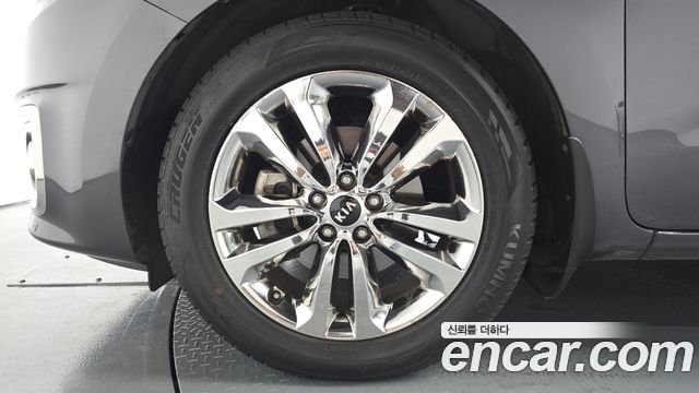 Kia Canival 2015 — photo 5