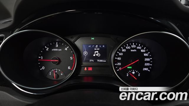 Kia Canival 2015 — photo 11