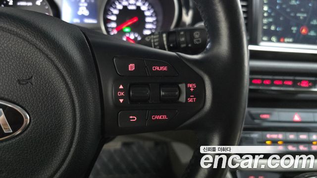 Kia Canival 2015 — photo 23