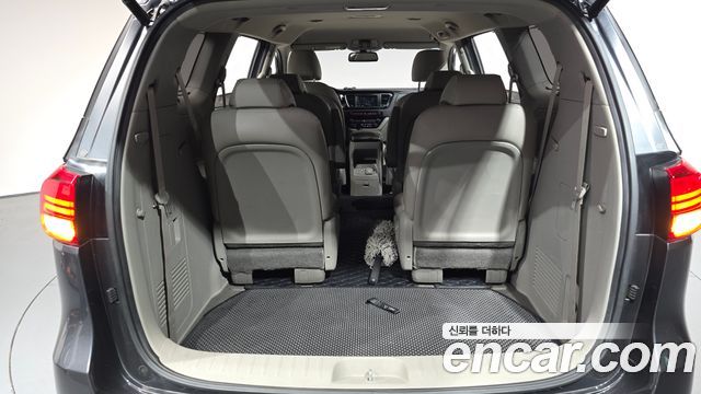 Kia Canival 2015 — photo 25
