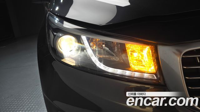 Kia Canival 2015 — photo 8