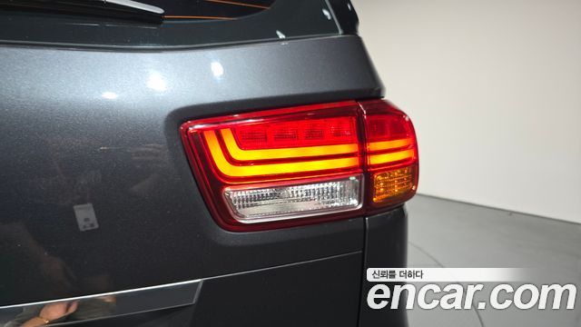 Kia Canival 2015 — photo 9