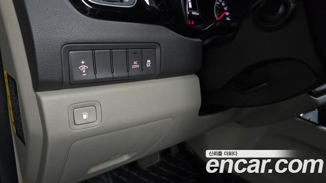 Kia Canival 2015 — photo 29