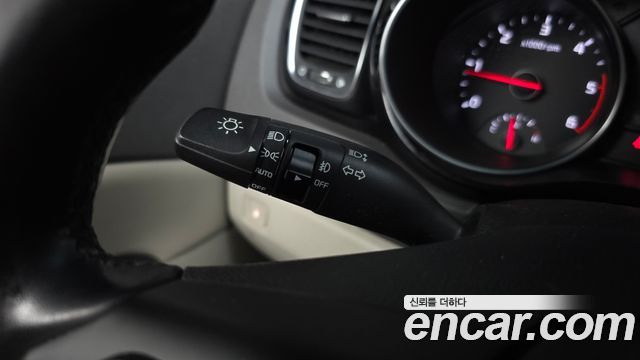 Kia Canival 2015 — photo 34