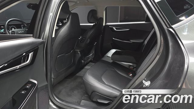 Kia EV6 2022 — photo 17