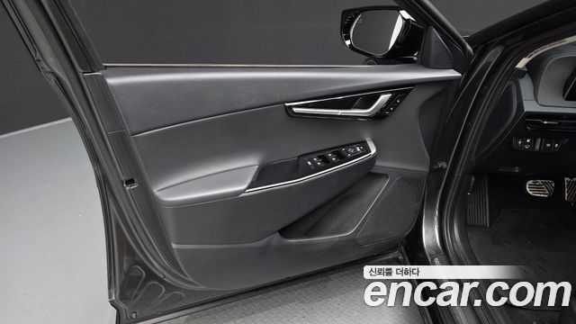 Kia EV6 2022 — photo 27