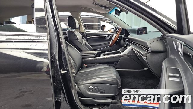 Genesis GV80 2020 — photo 11