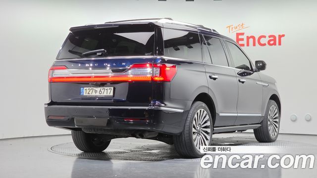 Lincoln Navigator 2021 — photo 2