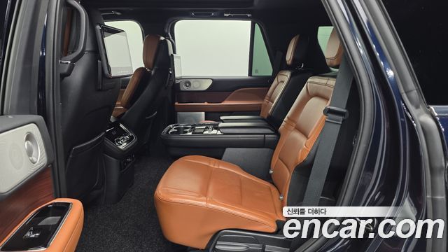 Lincoln Navigator 2021 — photo 18