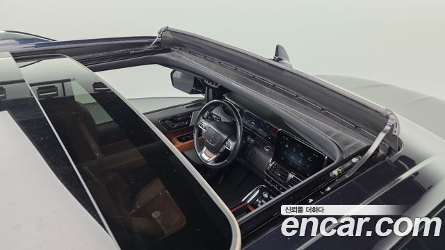 Lincoln Navigator 2021 — photo 25