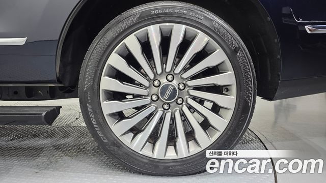 Lincoln Navigator 2021 — photo 7