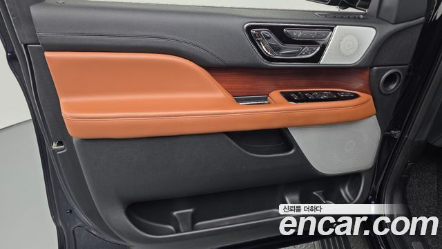 Lincoln Navigator 2021 — photo 14
