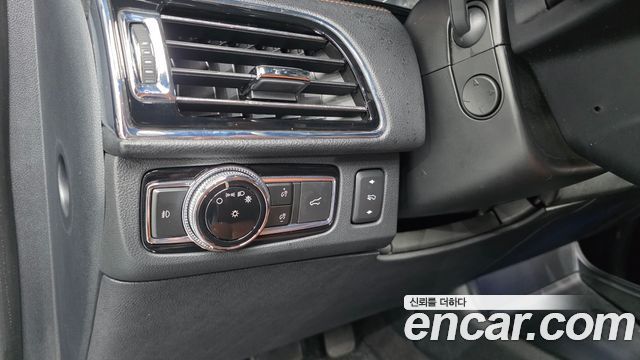 Lincoln Navigator 2021 — photo 27