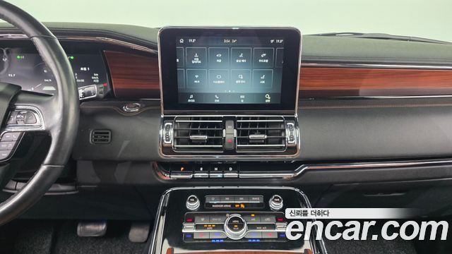 Lincoln Navigator 2021 — photo 29