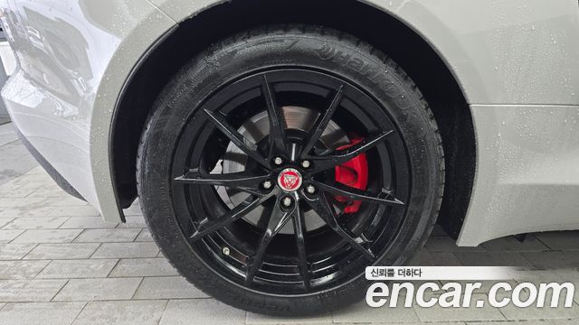 Jaguar F-TYPE 2019 — photo 5