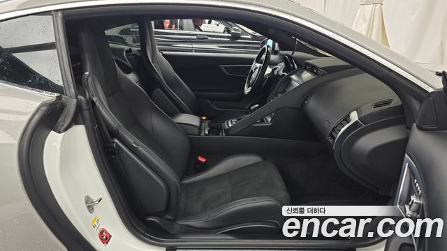 Jaguar F-TYPE 2019 — photo 11