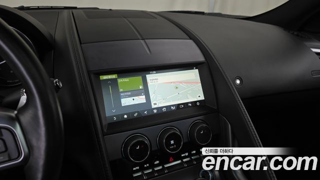 Jaguar F-TYPE 2019 — photo 14