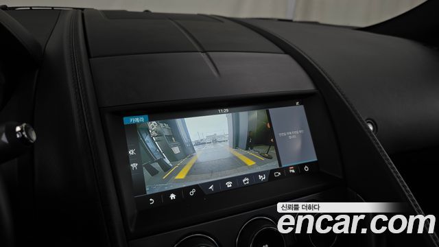 Jaguar F-TYPE 2019 — photo 15