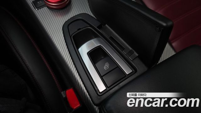 Mercedes-Benz SLC-Class 2018 — photo 24